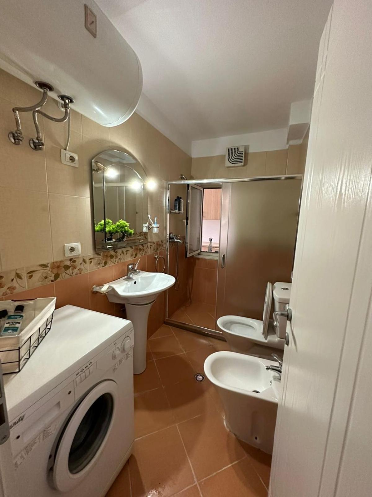 Blloku Family Apartment 地拉那 外观 照片