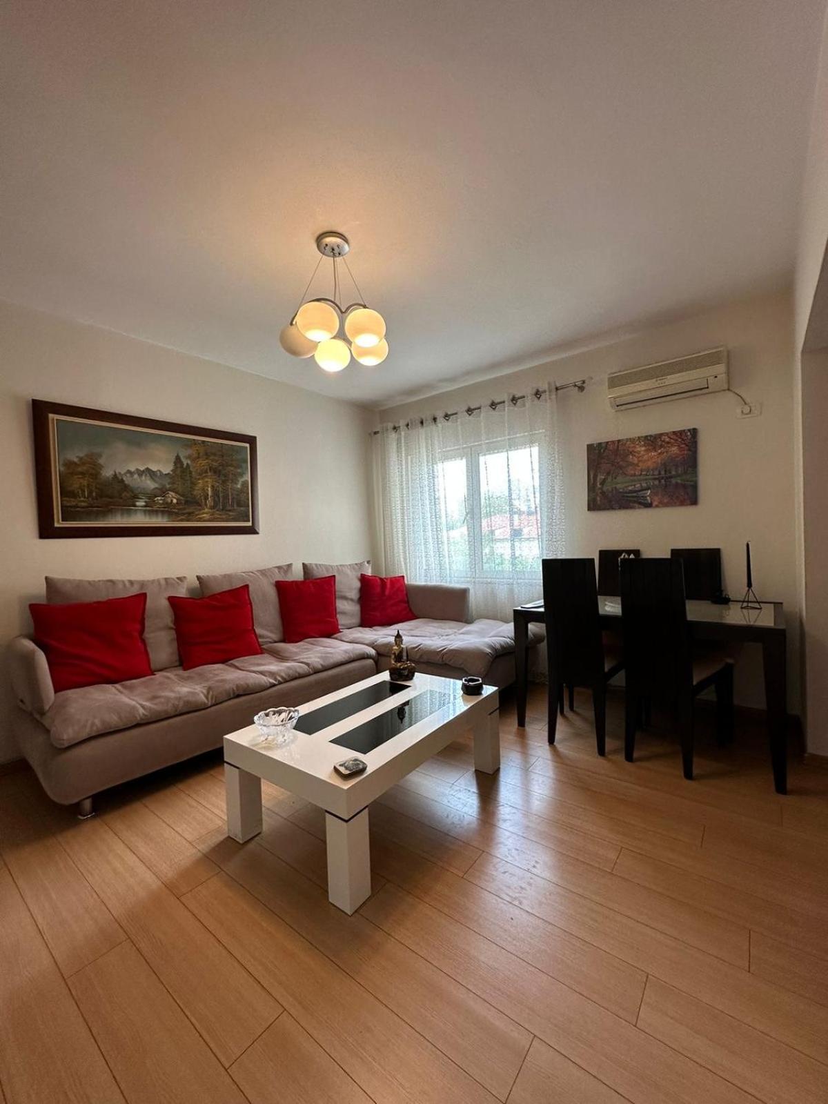 Blloku Family Apartment 地拉那 外观 照片