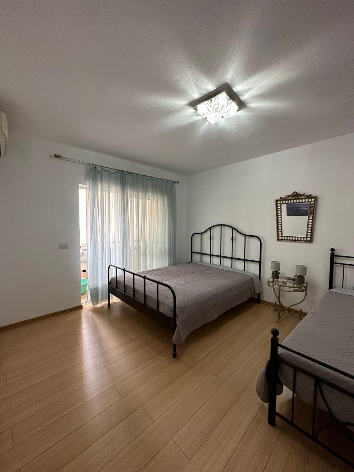 Blloku Family Apartment 地拉那 外观 照片