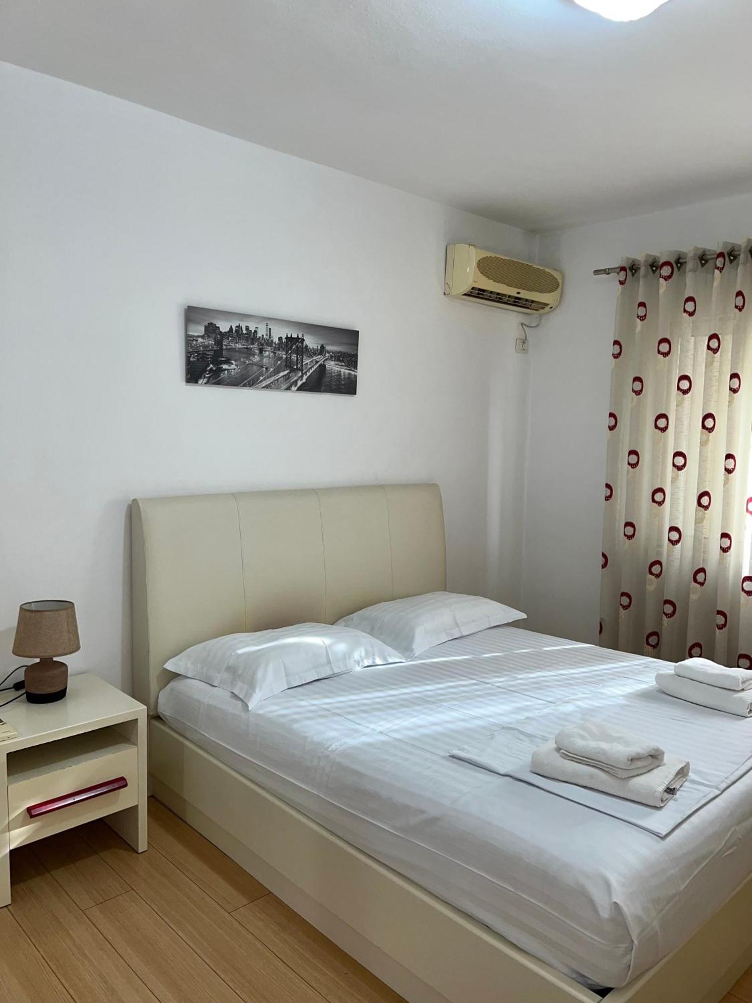 Blloku Family Apartment 地拉那 外观 照片